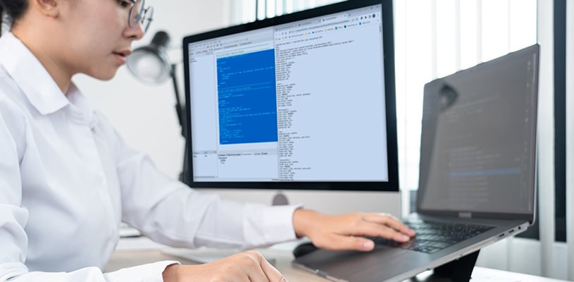 A SAS language developer uses Altair’s integrated development environment to begin a major project to migrate from SAS code to Python at a global pharmaceutical firm.