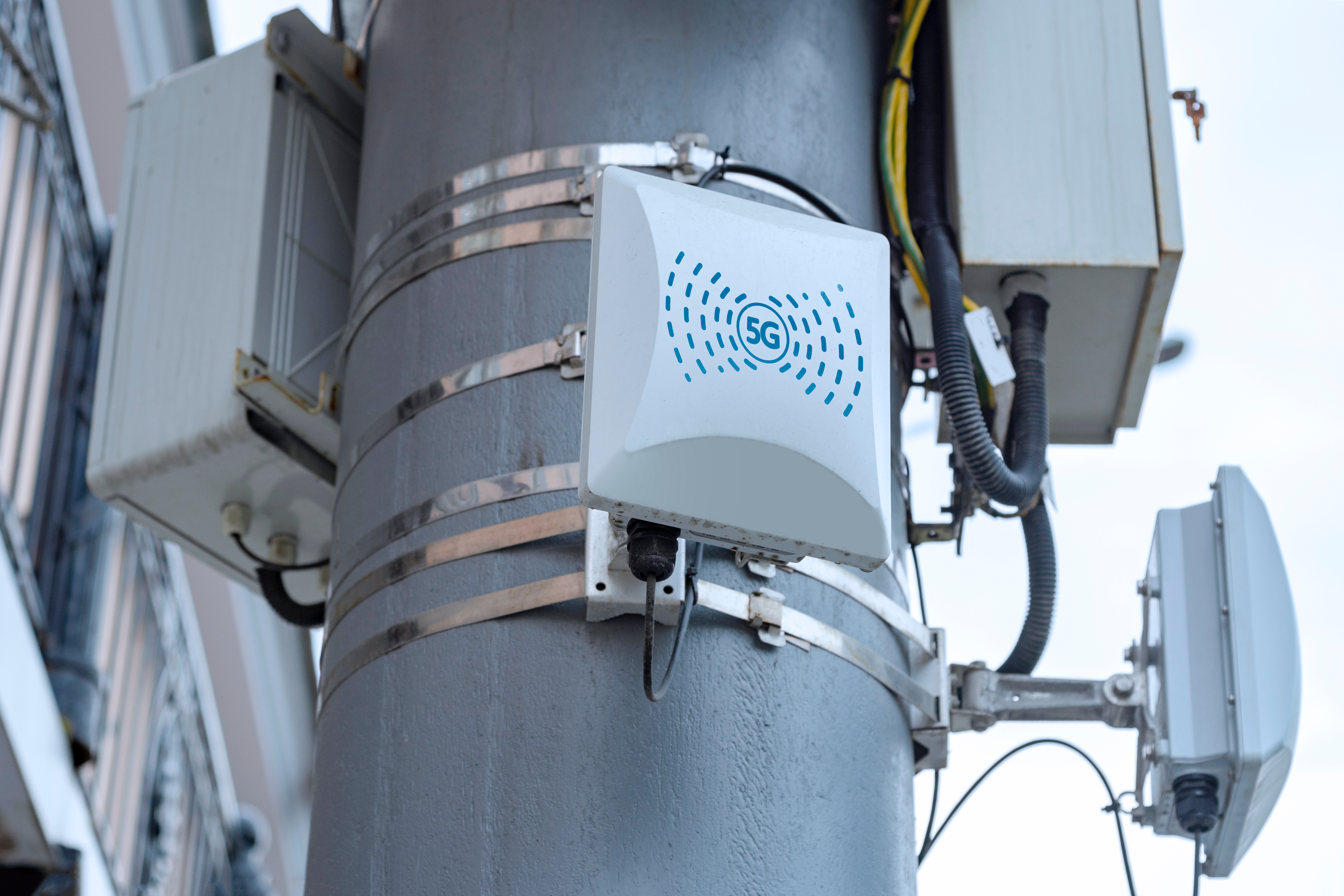 Photo of a 5G array antenna mounted on a base station.